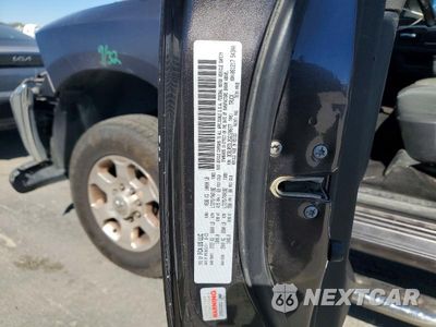 Zdjęcie 12 z 12 samochodu: 2016 RAM 2500 SLT VIN:3C6UR5DL2GG120677 - miniatura