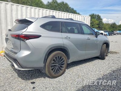Trzecie zdjęcie samochodu z tyłu: 2025 TOYOTA HIGHLANDER XSE VIN:5TDKDRBH4SS589140 - miniatura