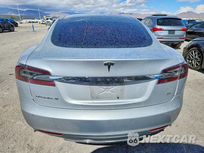 Zdjęcie 6 z 12 samochodu: 2013 TESLA MODEL S VIN:5YJSA1CN1DFP27738 - miniatura