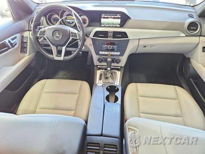 Zdjęcie 8 z 13 samochodu: 2014 MERCEDES-BENZ C 250 VIN:WDDGF4HB6EA895558 - miniatura