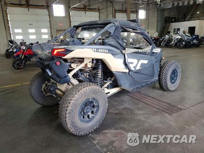 Czwarte zdjęcie samochodu z boku: 2023 CAN-AM MAVERICK X3 X RC 64 TURBO RR VIN:3JBVPAV40PE000734 - miniatura