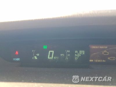 Zdjęcie 9 z 12 samochodu: 2012 TOYOTA PRIUS THREE VIN:JTDKN3DU5C1580840 - miniatura