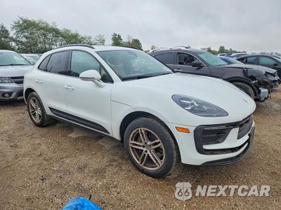 Czwarte zdjęcie samochodu z boku: 2023 PORSCHE MACAN BASE VIN:WP1AA2A54PLB06059 - miniatura