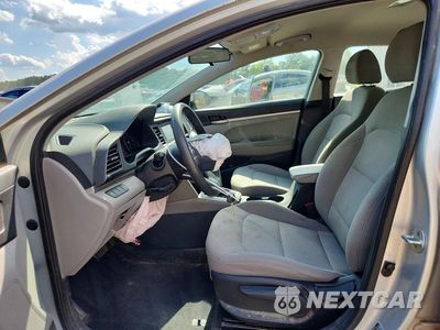 Zdjęcie 7 z 13 samochodu: 2019 HYUNDAI ELANTRA SE VIN:5NPD74LF3KH498012 - miniatura
