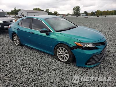 Czwarte zdjęcie samochodu z boku: 2022 TOYOTA CAMRY LE VIN:4T1C11AK1NU688389 - miniatura