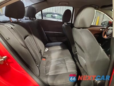 Zdjęcie 10 z 13 samochodu: 2014 CHEVROLET SONIC LT VIN:1G1JC5SH9E4235565 - miniatura