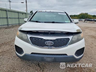 Piąte zdjęcie samochodu w środku: 2011 KIA SORENTO LX VIN:5XYKT3A15BG005135 - miniatura