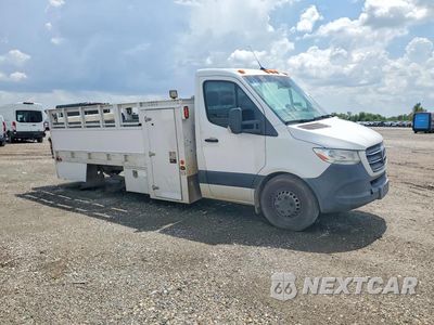Czwarte zdjęcie samochodu z boku: 2019 MERCEDES-BENZ SPRINTER 3500/4500 VIN:WDAPF3CD5KN031251 - miniatura