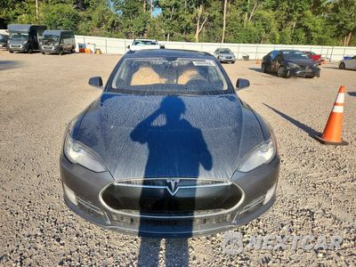 Piąte zdjęcie samochodu w środku: 2013 TESLA MODEL S VIN:5YJSA1BG7DFP03771 - miniatura