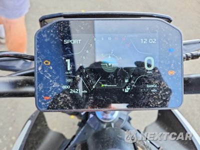 Zdjęcie 7 z 9 samochodu: 2025 KAWASAKI ZR900 S VIN:ML5ZRDS16SDA01558 - miniatura