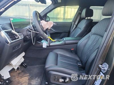 Zdjęcie 7 z 14 samochodu: 2027 BMW X7 M60I VIN:5UX33EM00T9297068 - miniatura