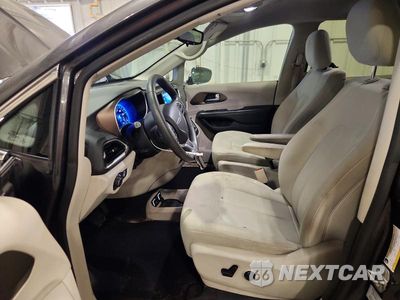 Zdjęcie 7 z 13 samochodu: 2017 CHRYSLER PACIFICA TOURING VIN:2C4RC1DG1HR516171 - miniatura