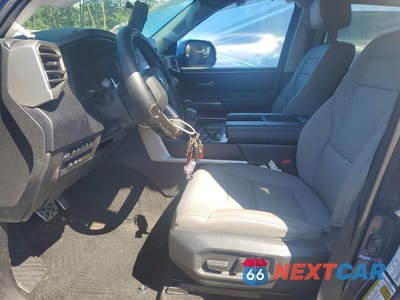 Zdjęcie 7 z 11 samochodu: 2024 TOYOTA TUNDRA SR5 VIN:5TFLA5DB7RX156964 - miniatura