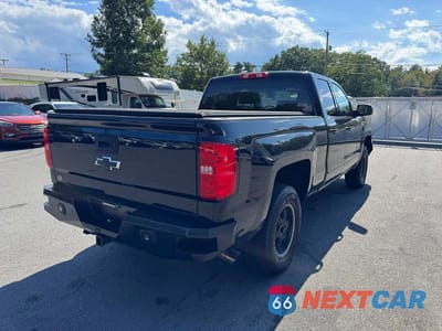 Trzecie zdjęcie samochodu z tyłu: 2017 CHEVROLET SILVERADO K1500 LT VIN:1GCVKREC0HZ210919 - miniatura