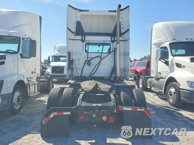 Zdjęcie 6 z 12 samochodu: 2018 VOLVO VNL SEMI TRUCK VIN:4V4N39TG1JN892441 - miniatura
