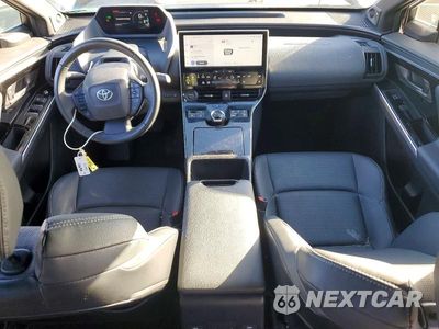 Zdjęcie 8 z 14 samochodu: 2024 TOYOTA BZ4X LIMITED VIN:JTMABACAXRA056222 - miniatura