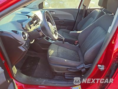 Zdjęcie 7 z 12 samochodu: 2015 CHEVROLET SONIC LT VIN:1G1JC5SH2F4103863 - miniatura