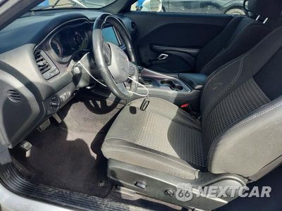 Zdjęcie 7 z 12 samochodu: 2016 DODGE CHALLENGER SXT VIN:2C3CDZAG7GH120261 - miniatura