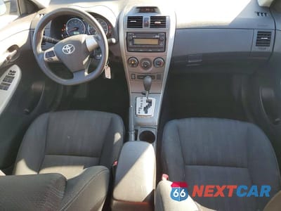 Zdjęcie 8 z 12 samochodu: 2012 TOYOTA COROLLA S VIN:2T1BU4EE8CC871280 - miniatura
