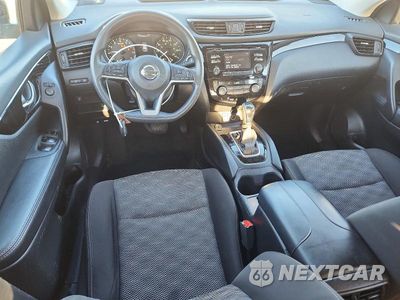Zdjęcie 8 z 14 samochodu: 2017 NISSAN ROGUE SPORT SV VIN:JN1BJ1CP1HW008964 - miniatura
