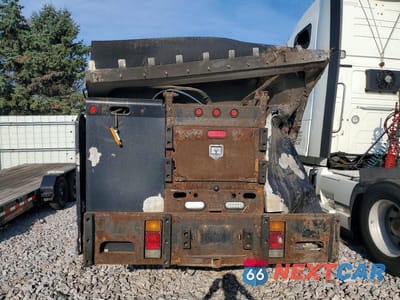 Zdjęcie 6 z 12 samochodu: 2021 ISUZU NPR HD SWEEPER TRUCK VIN:54DC4W1D9MS207255 - miniatura