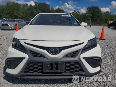 Piąte zdjęcie samochodu w środku: 2022 TOYOTA CAMRY SE VIN:4T1G11AK1NU716175 - miniatura