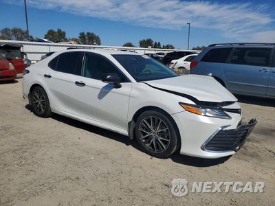 Czwarte zdjęcie samochodu z boku: 2022 TOYOTA CAMRY XLE VIN:4T1F31AK6NU595066 - miniatura