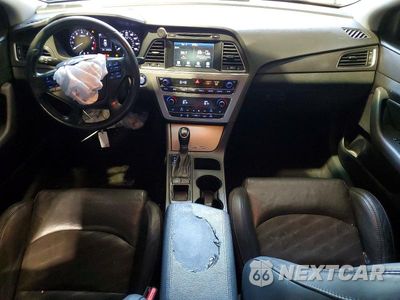 Zdjęcie 8 z 13 samochodu: 2016 HYUNDAI SONATA SPORT VIN:5NPE34AF7GH260979 - miniatura