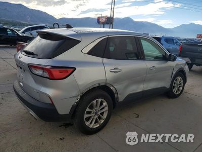 Trzecie zdjęcie samochodu z tyłu: 2020 FORD ESCAPE SE VIN:1FMCU9G69LUC12730 - miniatura