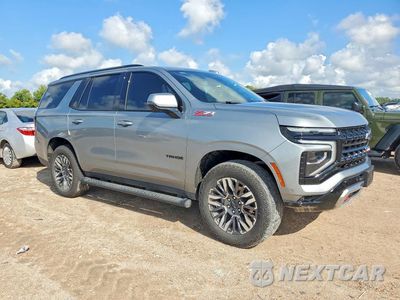 Czwarte zdjęcie samochodu z boku: 2025 CHEVROLET TAHOE K1500 Z71 VIN:1GNS6PRD8SR217808 - miniatura