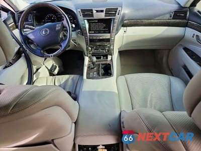 Zdjęcie 8 z 12 samochodu: 2007 LEXUS LS 460L VIN:JTHGL46F475005092 - miniatura