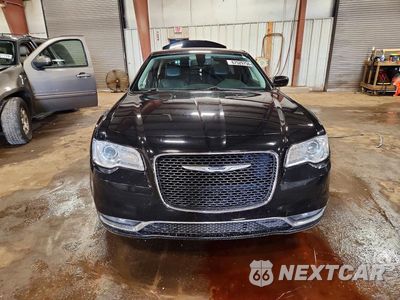 Piąte zdjęcie samochodu w środku: 2018 CHRYSLER 300 TOURING VIN:2C3CCAAG9JH307979 - miniatura