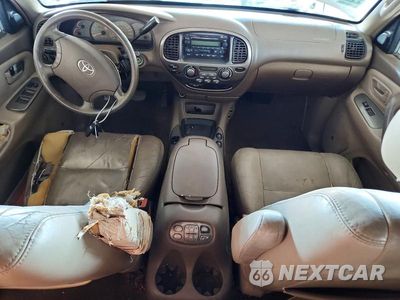 Zdjęcie 8 z 13 samochodu: 2004 TOYOTA SEQUOIA LIMITED VIN:5TDZT38A54S230715 - miniatura