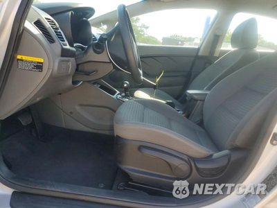 Zdjęcie 7 z 13 samochodu: 2017 KIA FORTE LX VIN:3KPFL4A79HE073021 - miniatura