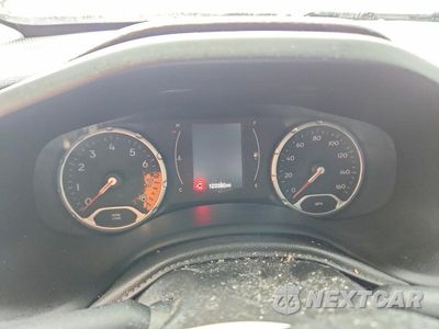 Zdjęcie 9 z 12 samochodu: 2015 JEEP RENEGADE LATITUDE VIN:ZACCJABT0FPB65768 - miniatura