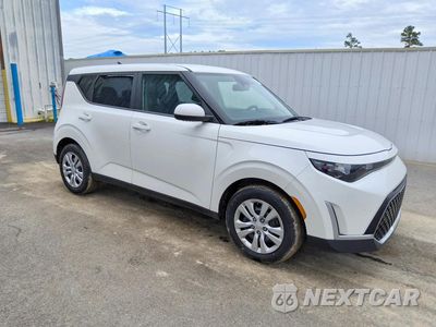 Czwarte zdjęcie samochodu z boku: 2023 KIA SOUL LX VIN:KNDJ23AU5P7845901 - miniatura