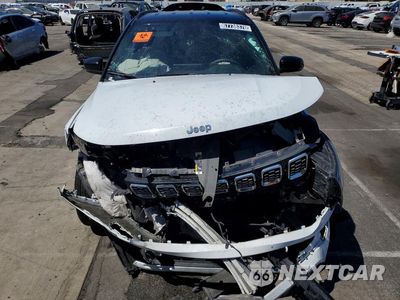Piąte zdjęcie samochodu w środku: 2025 JEEP COMPASS LIMITED VIN:3C4NJDCN7ST565417 - miniatura