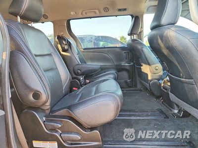 Zdjęcie 11 z 13 samochodu: 2017 TOYOTA SIENNA SE VIN:5TDXZ3DC7HS823074 - miniatura