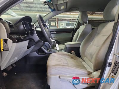 Zdjęcie 7 z 13 samochodu: 2011 KIA SORENTO LX VIN:5XYKT3A12BG060741 - miniatura
