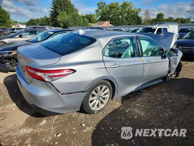 Trzecie zdjęcie samochodu z tyłu: 2020 TOYOTA CAMRY LE VIN:4T1C11AK9LU896842 - miniatura