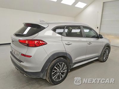 Trzecie zdjęcie samochodu z tyłu: 2020 HYUNDAI TUCSON SEL VIN:KM8J33AL2LU139822 - miniatura