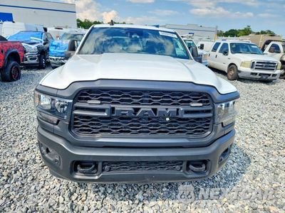 Piąte zdjęcie samochodu w środku: 2024 RAM 2500 TRADESMAN VIN:3C6UR5HJ1RG230356 - miniatura