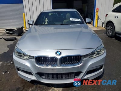Piąte zdjęcie samochodu w środku: 2018 BMW 330 XI VIN:WBA8D9C5XJEM35063 - miniatura