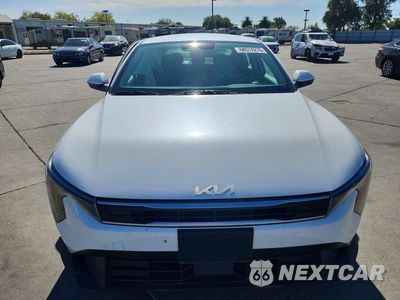 Piąte zdjęcie samochodu w środku: 2026 KIA K4 LXS VIN:3KPFT4DE0TE315021 - miniatura