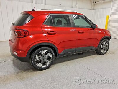 Trzecie zdjęcie samochodu z tyłu: 2022 HYUNDAI VENUE SEL VIN:KMHRC8A35NU134777 - miniatura