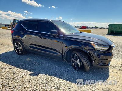 Czwarte zdjęcie samochodu z boku: 2022 VOLVO XC40 T5 INSCRIPTION VIN:YV4162UL0N2756732 - miniatura