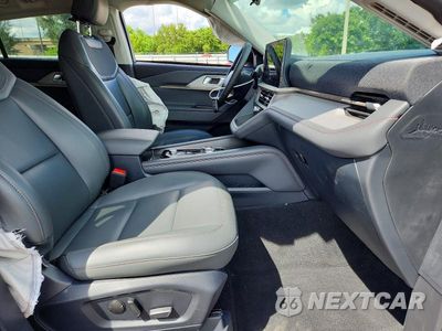 Zdjęcie 7 z 13 samochodu: 2026 FORD EXPLORER ACTIVE VIN:1FMUK7DH6TGA71313 - miniatura