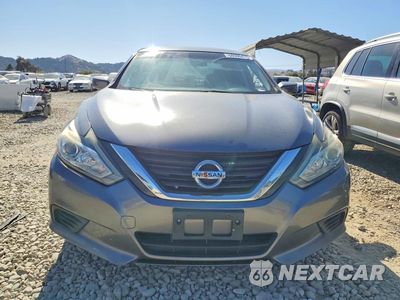 Piąte zdjęcie samochodu w środku: 2017 NISSAN ALTIMA 2.5 S VIN:1N4AL3AP9HN302190 - miniatura