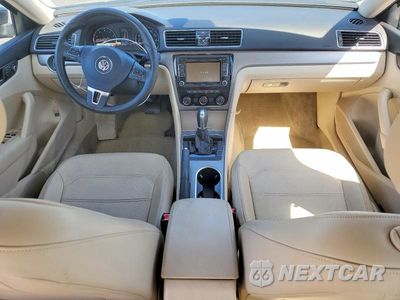 Zdjęcie 8 z 12 samochodu: 2014 VOLKSWAGEN PASSAT SE VIN:1VWBP7A38EC003558 - miniatura