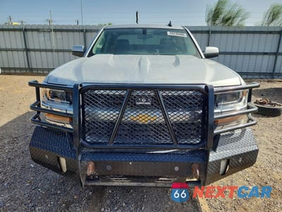 Piąte zdjęcie samochodu w środku: 2018 CHEVROLET SILVERADO C1500 LT VIN:2GCRCRECXJ1100957 - miniatura